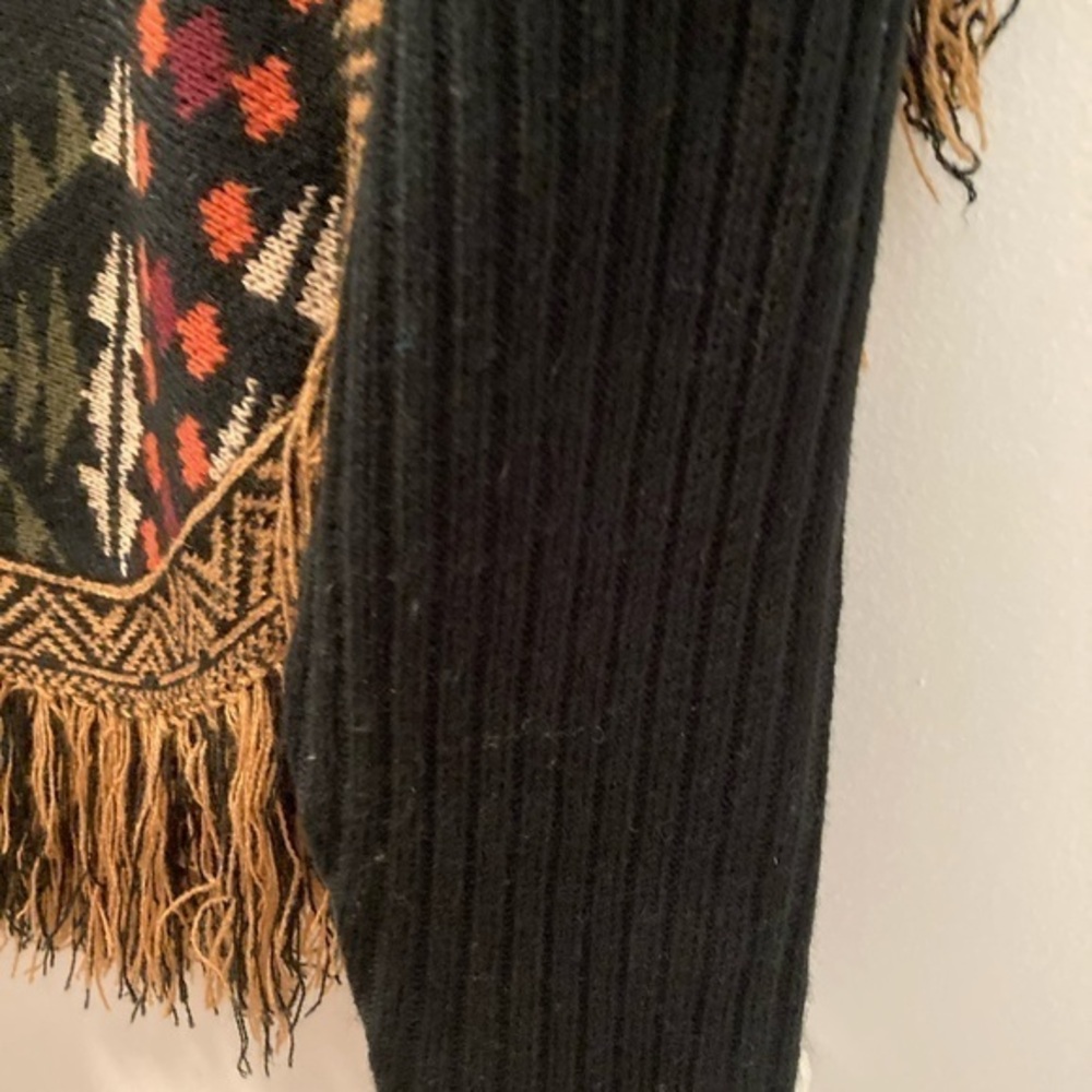 Cotton & Rye Outfitters Poncho Sweater Black Southwest Aztec Cape Sz L Fringe - Picture 9 of 10